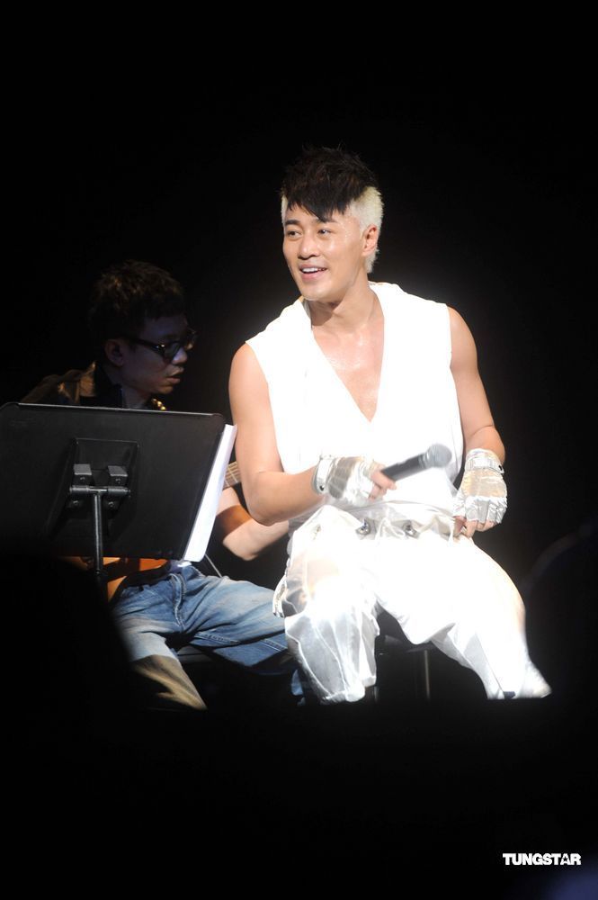 林峰2010的come 2 me 演唱会首场顺利落幕