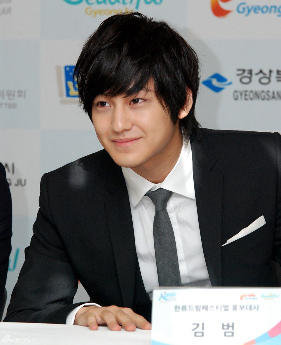 高清组图:金范任韩流宣传大使 委任式亮招牌笑容_高清图集_新浪网