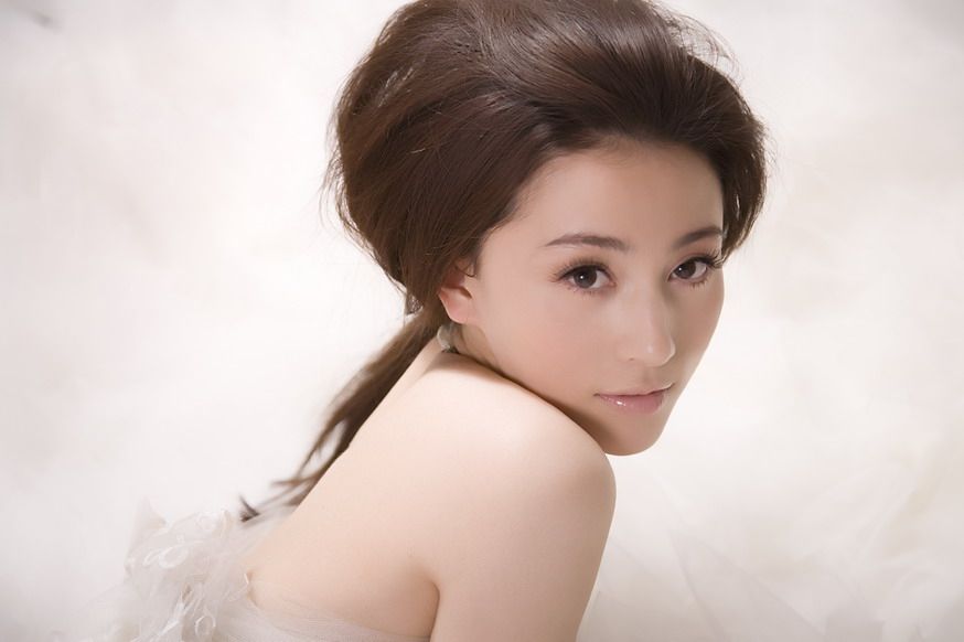 组图:美女主播周子涵写真 清纯妩媚尽显女人味_高清图集_新浪网