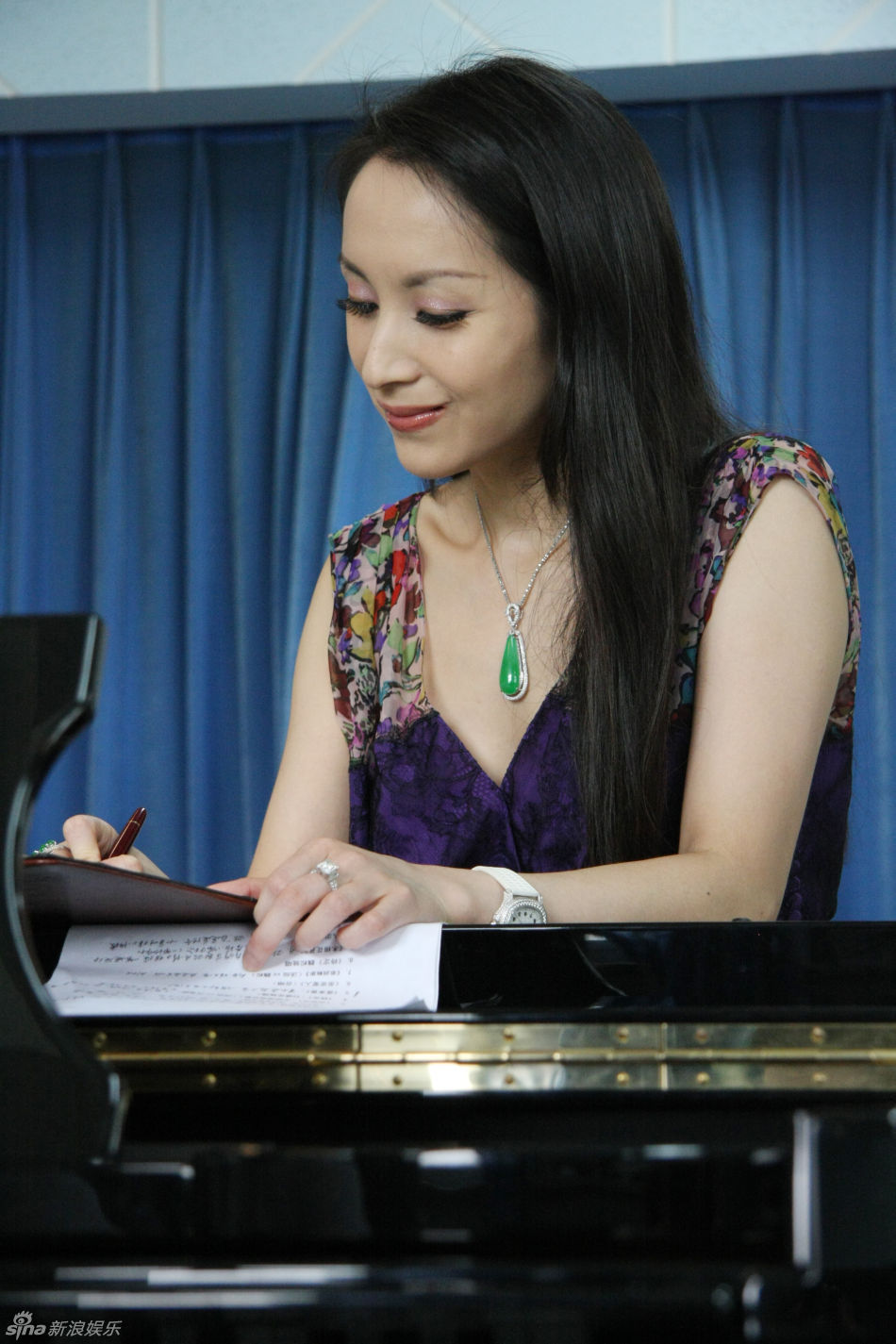 高清组图:汤灿演出现场倒计时彩排图片汇总