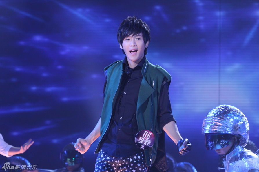 组图:李炜夺2010快男总冠军 刘心武艺分摘亚季军_高清图集_新浪网