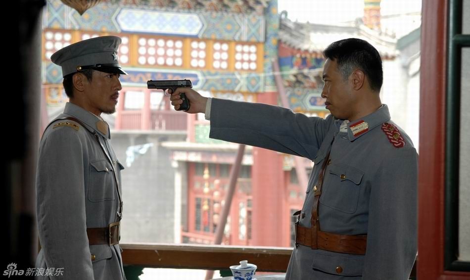 是一位很有野心的将才,与于和伟饰演的张天心上演了一场男人之间的