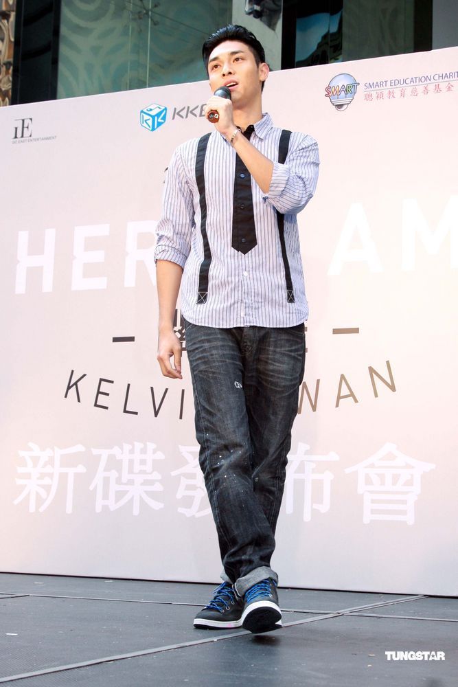 高清组图:关楚耀香港发新碟 现场清唱展唱功_高清图集_新浪网