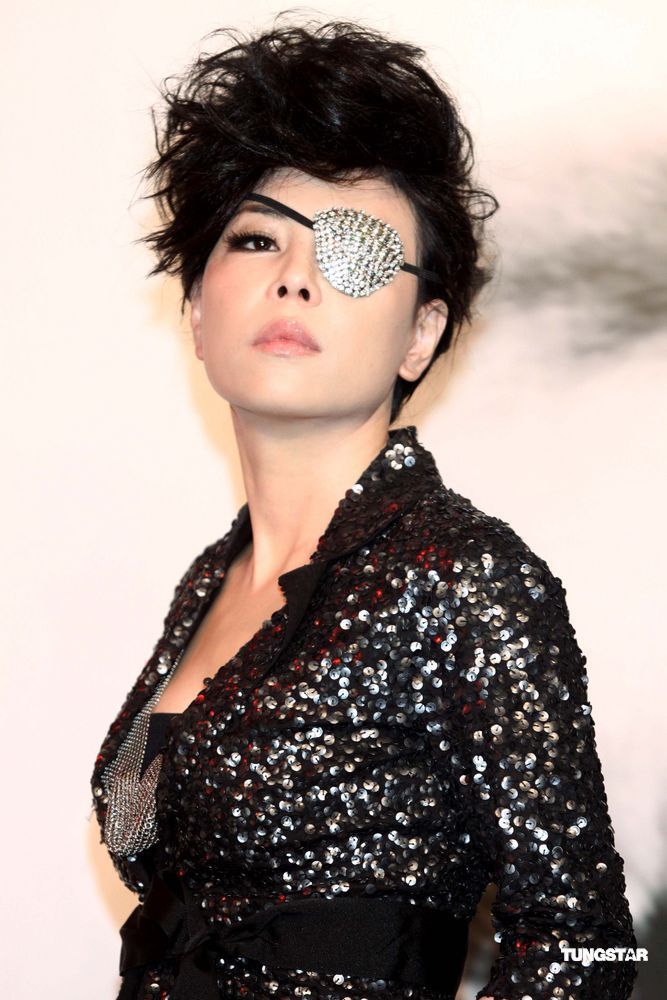 江淑娜新歌发布大胆尝试以"独眼睛装"