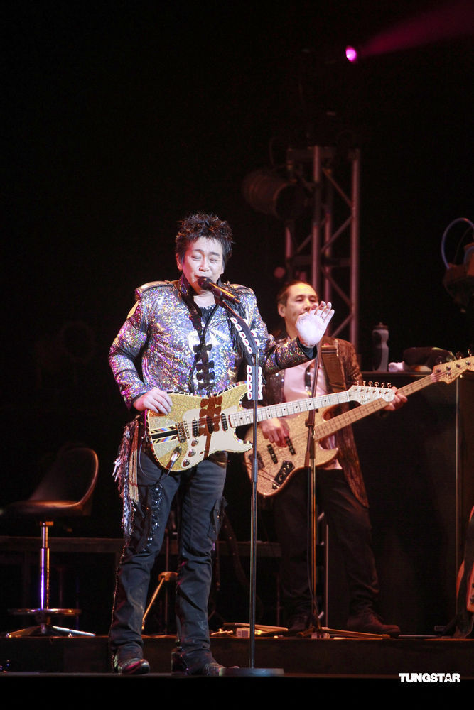 玉置浩二携安全地带乐队香港开唱