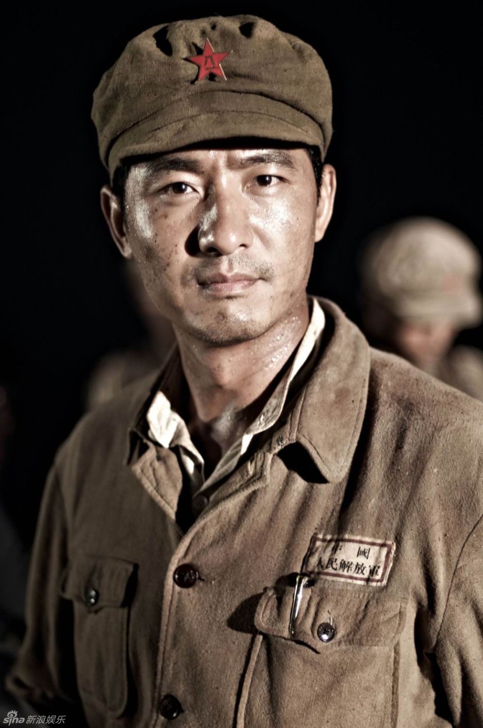 郭晓冬饰演谢振华将军