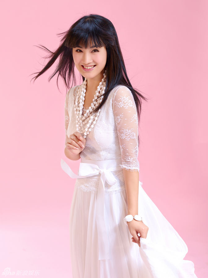 新浪娱乐讯 刘一祯将在北京大学举办专场音乐会"孝敬父母",近期,一组