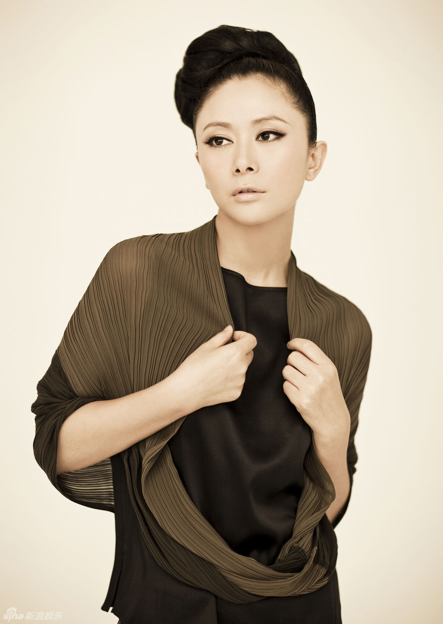 组图:张恒优雅化身数码宝贝 清新演绎时尚大片_高清图集_新浪网