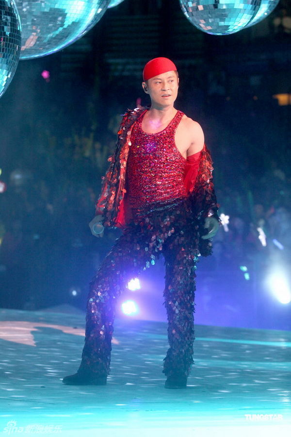 组图:草蜢举办成军25周年演唱会 古天乐站台捧场 _高清图集_新浪网