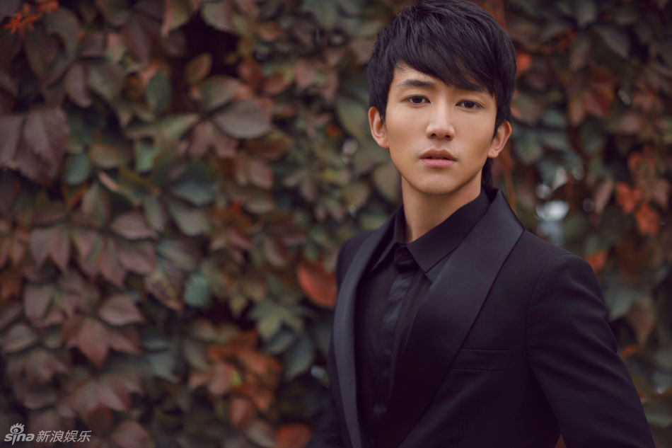 组图:许诺拍深秋时尚大片 新歌荣登各大榜单榜首 _高清图集_新浪网