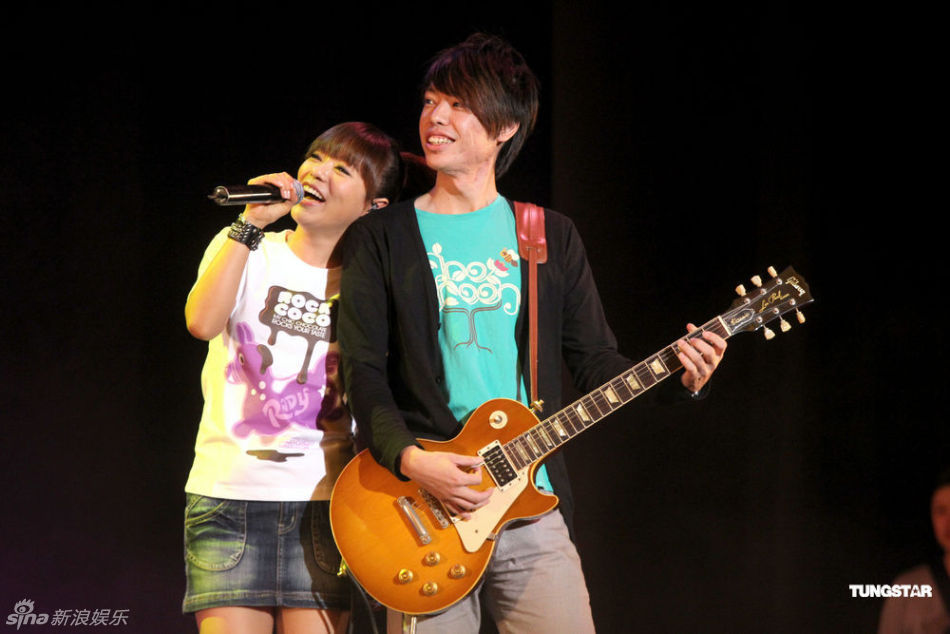 丁当强辩乐团献唱