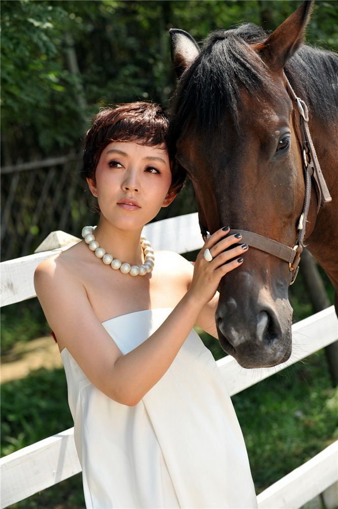 组图:《女神捕》商蓉写真曝光 知性女人味十足_高清图集_新浪网