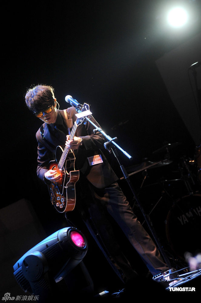 方大同代表黑色