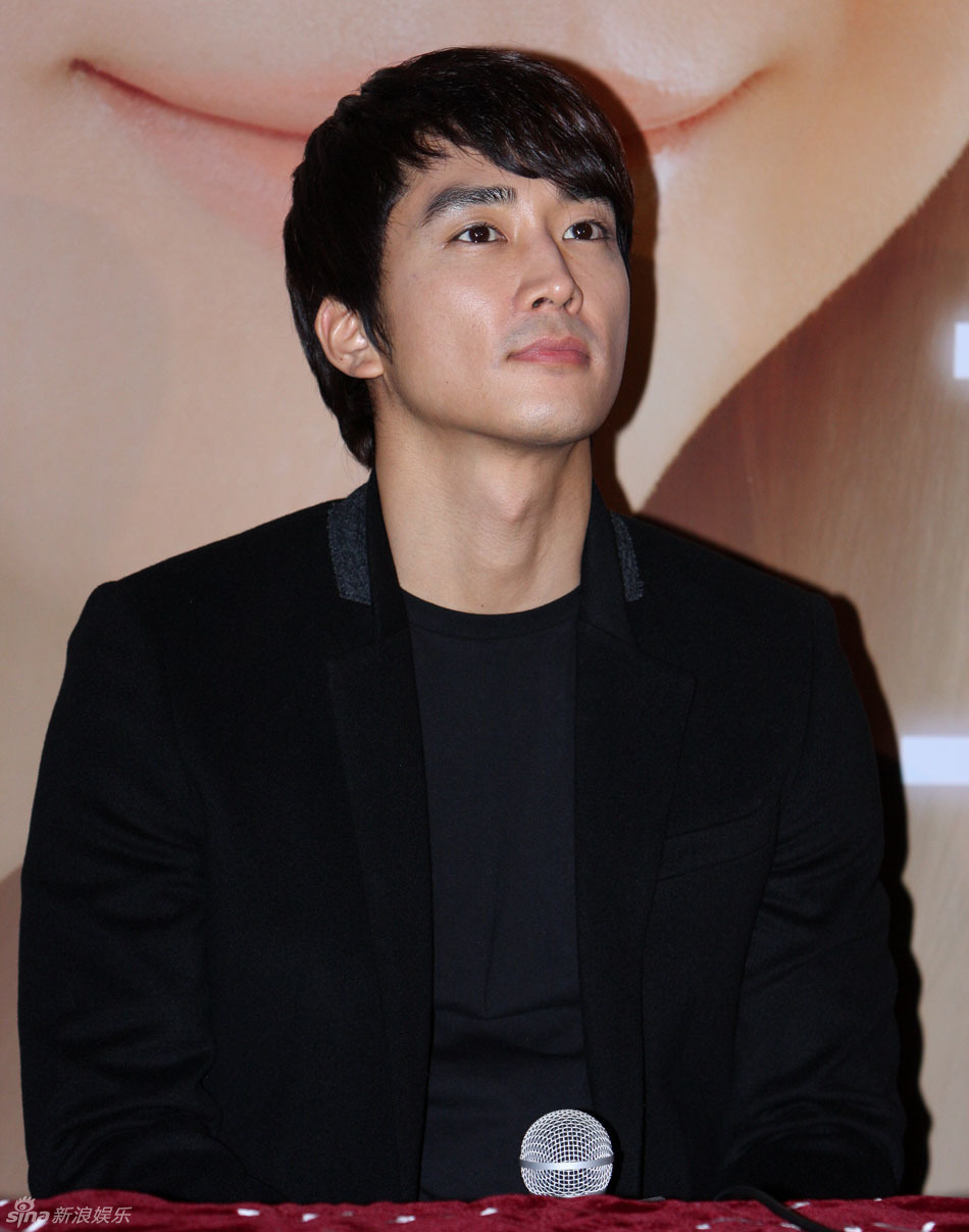 24】【影视】宋承宪和松岛菜菜子出席电影《ghost》韩国记者见面会