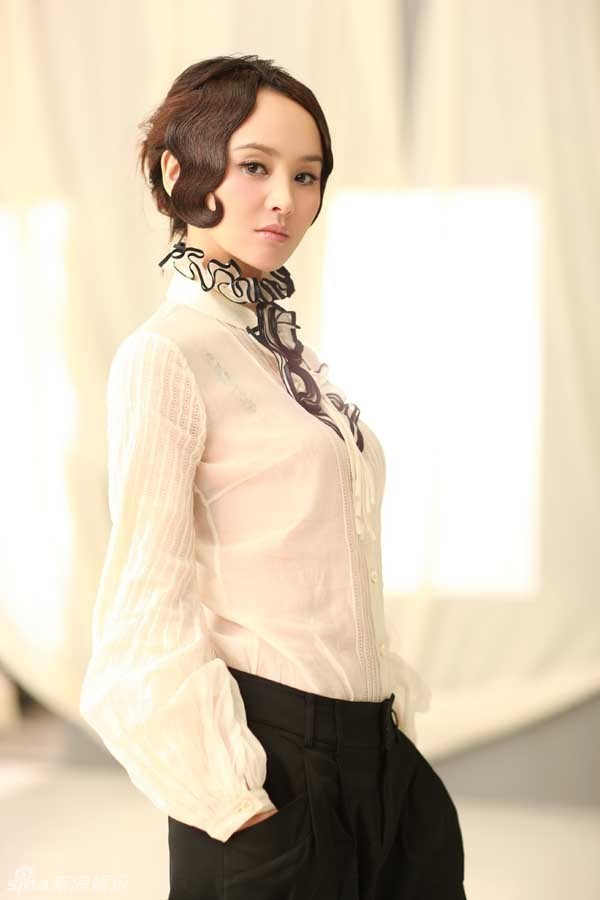 小王晶时尚写真靓丽十足