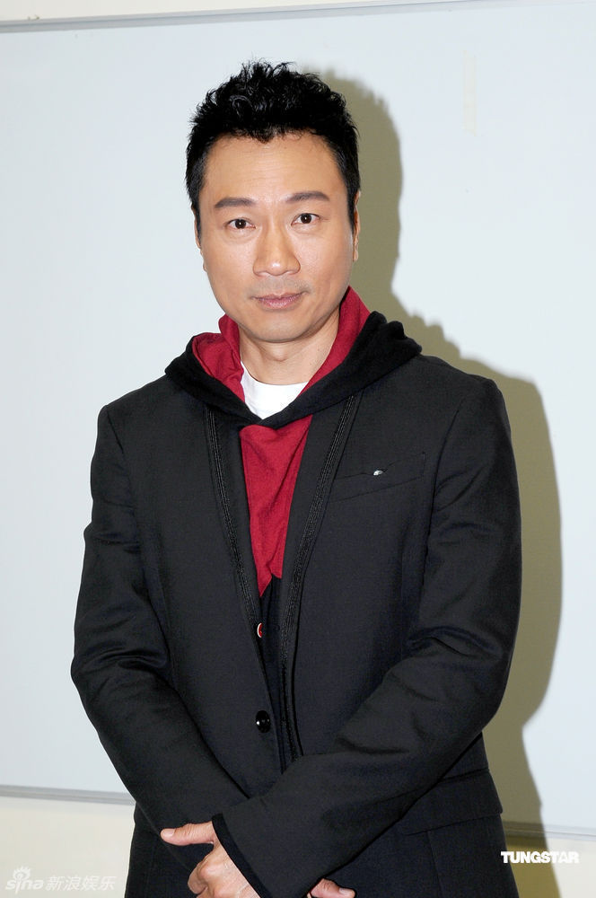 高清图:邓萃雯有信心赢 黎耀祥期待"称帝 _高清图集_新浪网