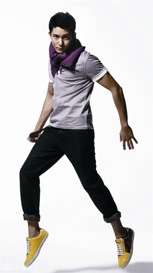 组图:立威廉写真露腹肌 彰显阳刚本色_高清图集_新浪网