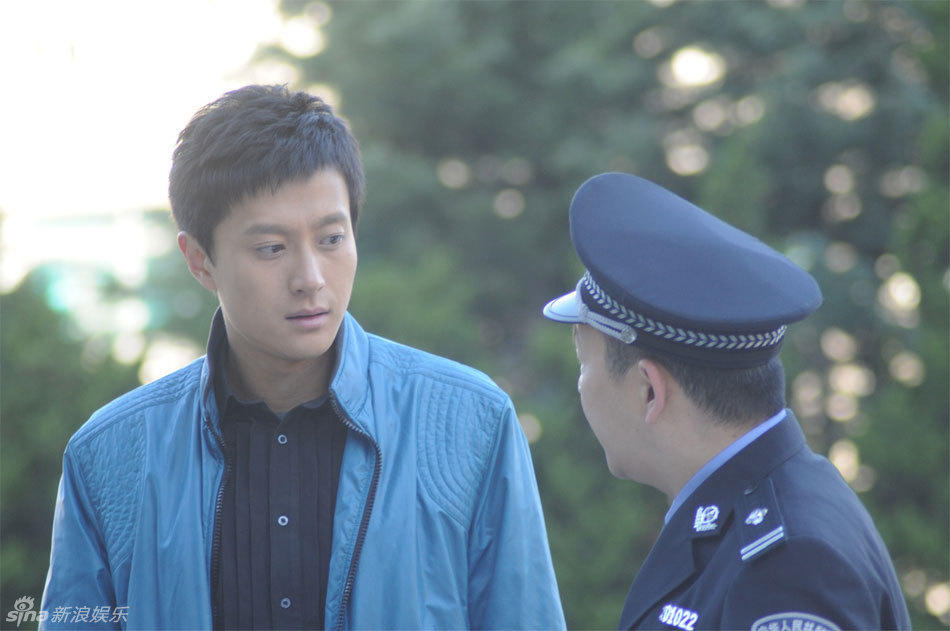 组图《新时代警察》曝剧照 痞男夏凡转型演警察_高清图集_新浪网