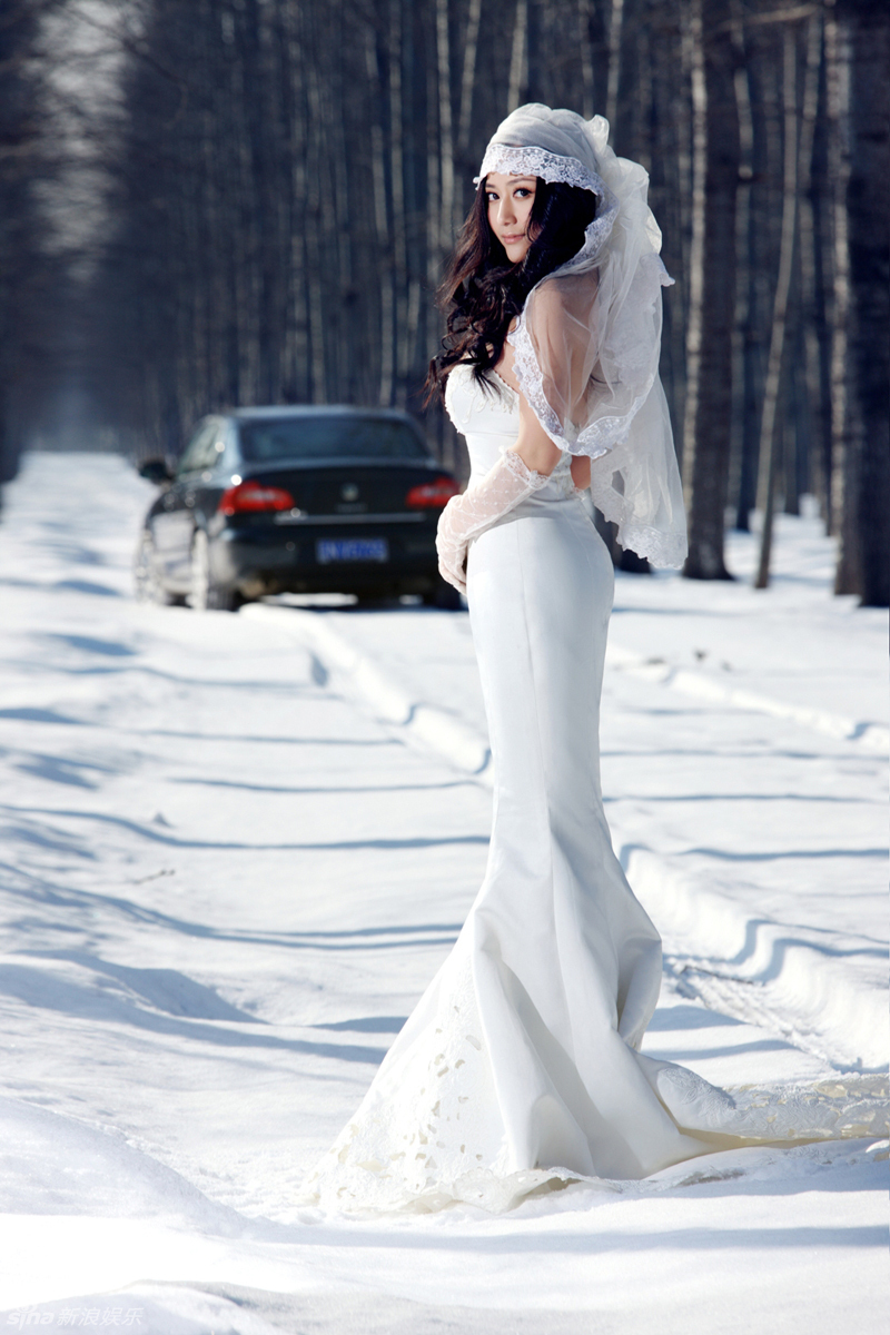 高清图:杨婷婷拍雪景大片 宛若天使美丽"冻"人_高清图集_新浪网