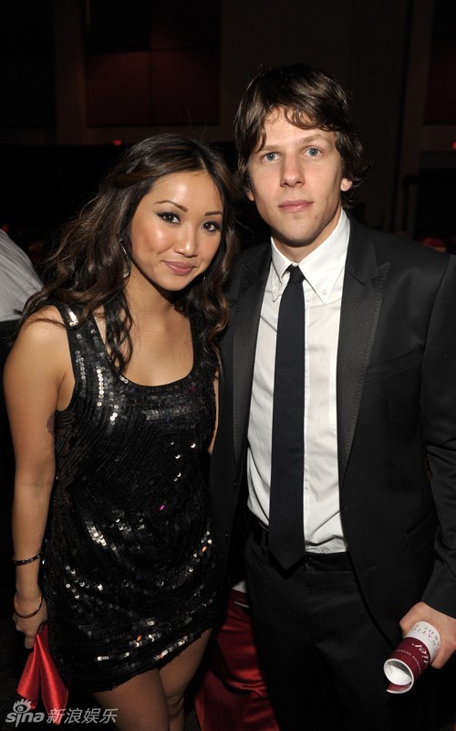 高清组图:好莱坞明星云集棕榈泉 波特曼亚当斯比美