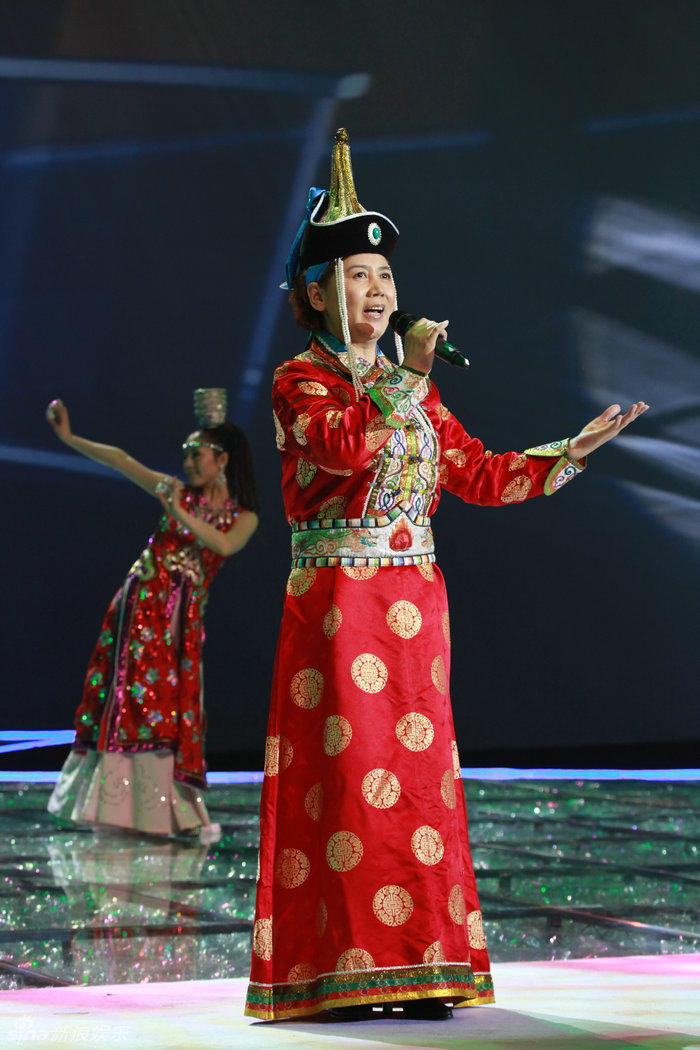 高清组图:青春美少女组合北京演唱会精彩图集_高清图集_新浪网