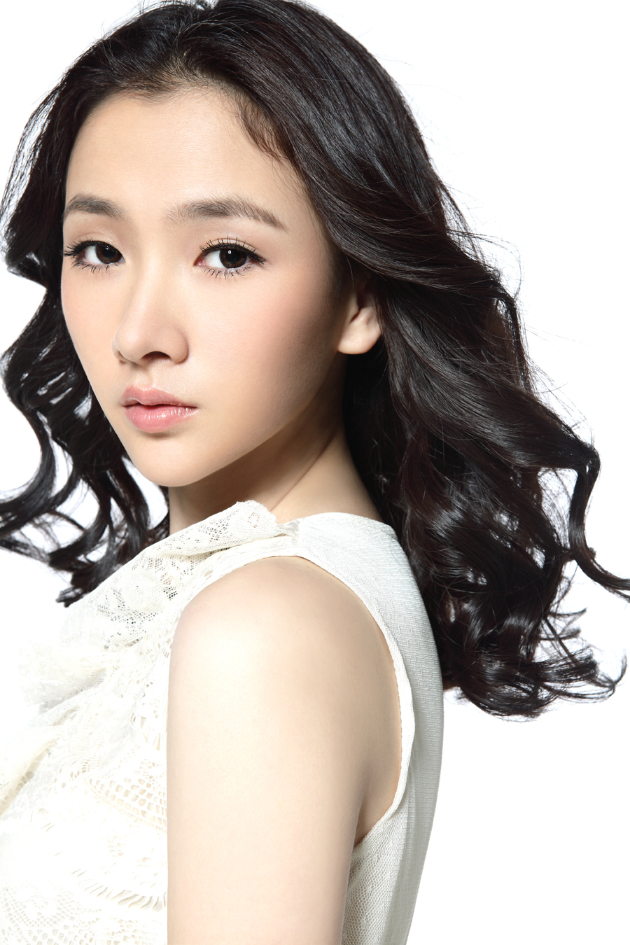 据悉,潘禹彤已正式签约北京荣恩盛世文化发展有限公司.