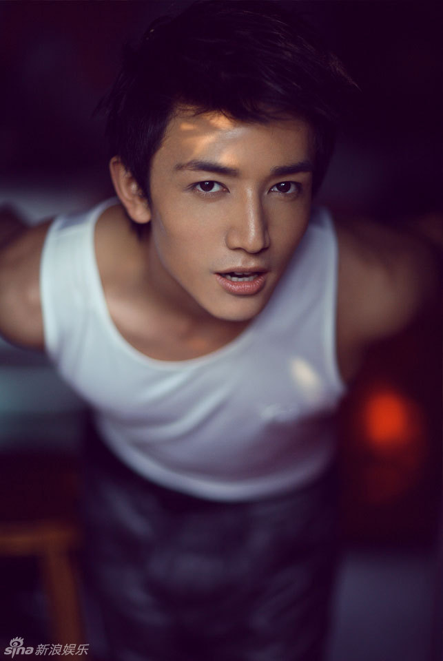 组图:歌手许诺三亚拍mv 天涯海角唱响爱的宣言_高清图集_新浪网