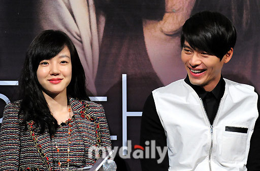 林秀晶,玄彬大笑