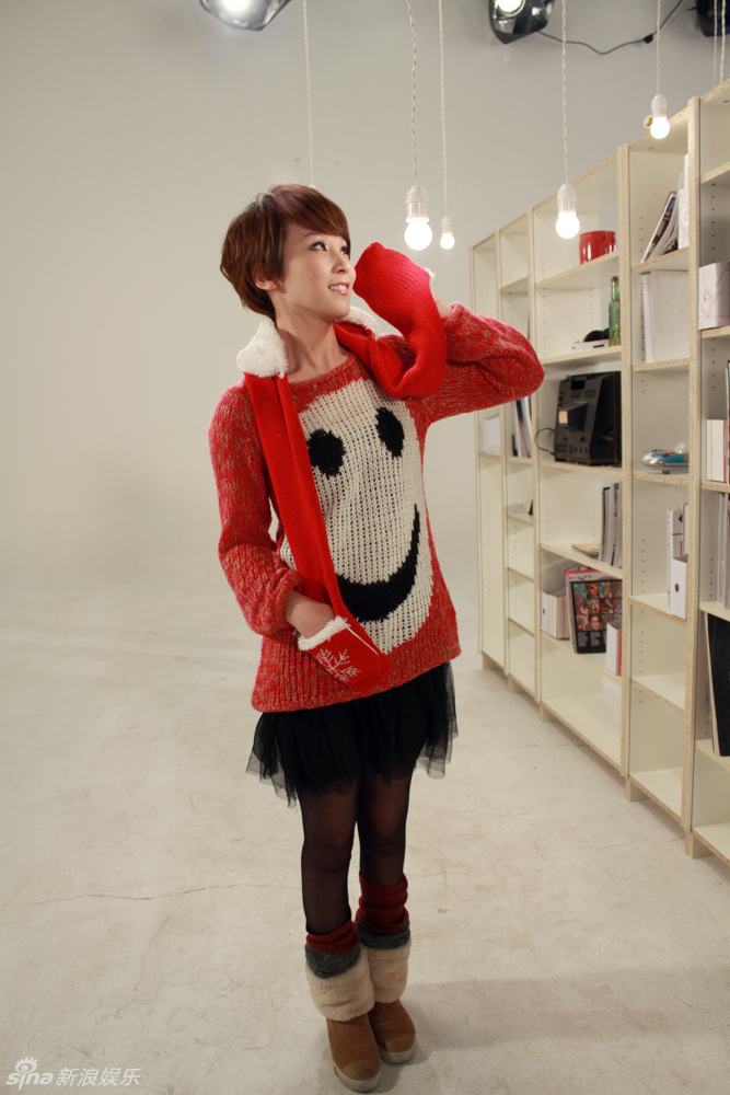 组图:主播谢楠大左甜蜜搭档 青春甜美pk"90后"_高清图集_新浪网