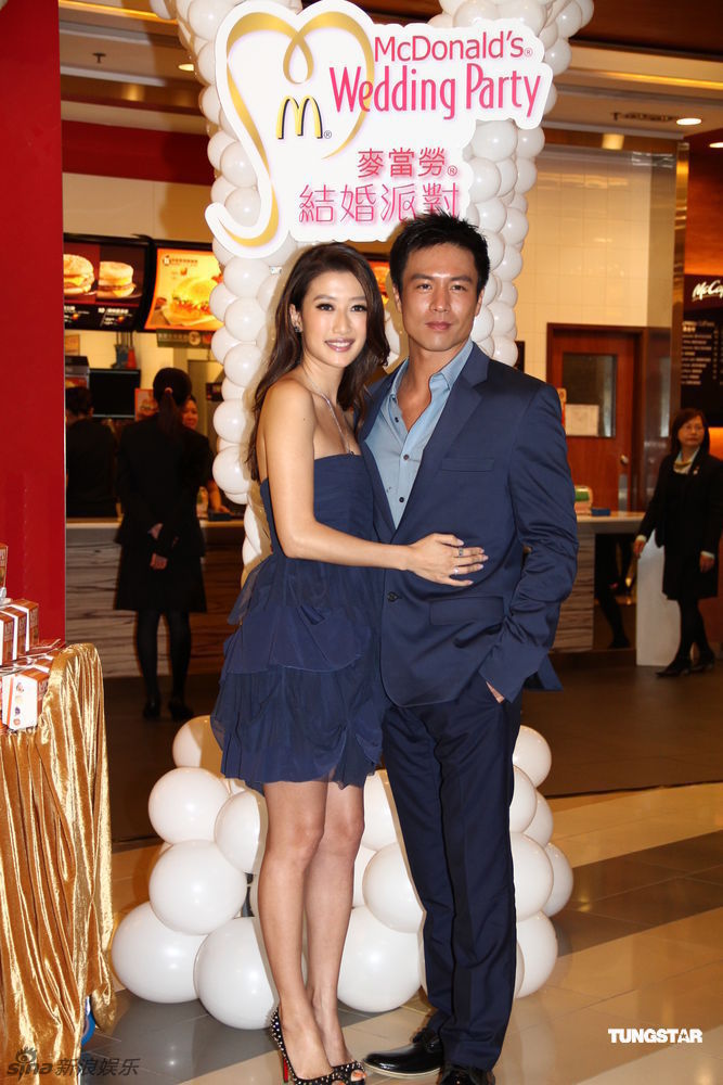 组图:谢婷婷安志杰秀恩爱 亲吻预祝白色情人节_高清图集_新浪网