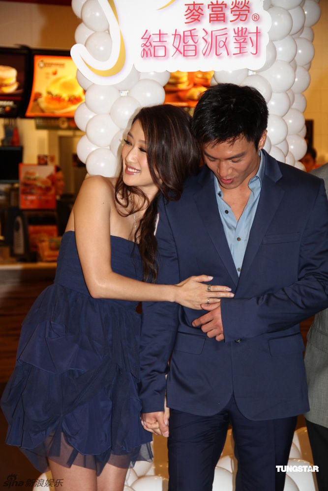 组图:谢婷婷安志杰秀恩爱 亲吻预祝白色情人节_高清图集_新浪网