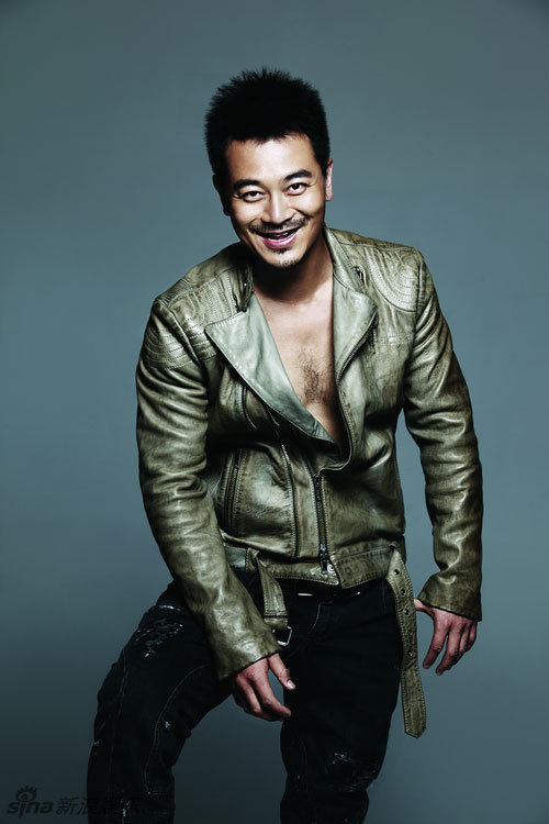 组图:吴樾新写真曝光 展现硬朗外表下的温情_高清图集_新浪网