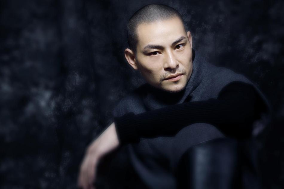 即将要发行新专辑的杜奕衡,正在为专辑忙于各项宣传.