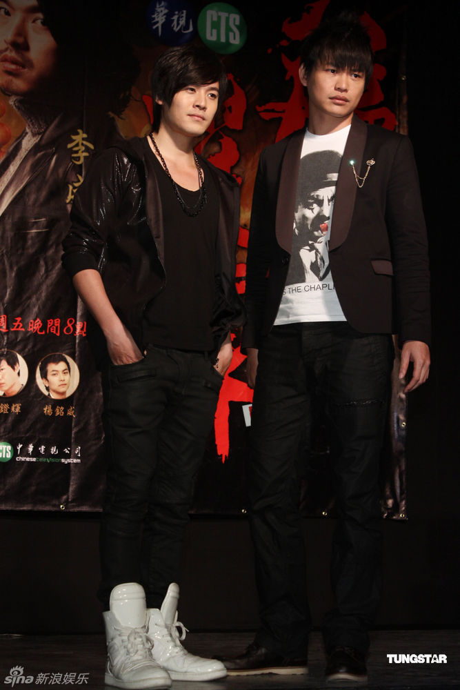 组图:李威林逸欣为新戏宣传 多场吻戏激不出火花_高清图集_新浪网