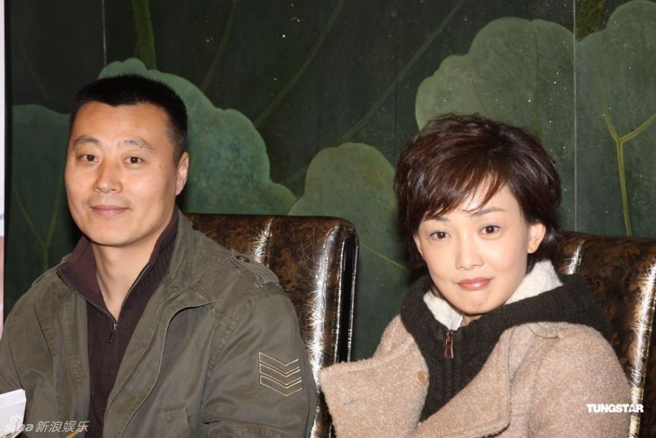 牛莉变身麻辣离婚女 与任程伟上演"夫妻档"(图)_高清图集_新浪网