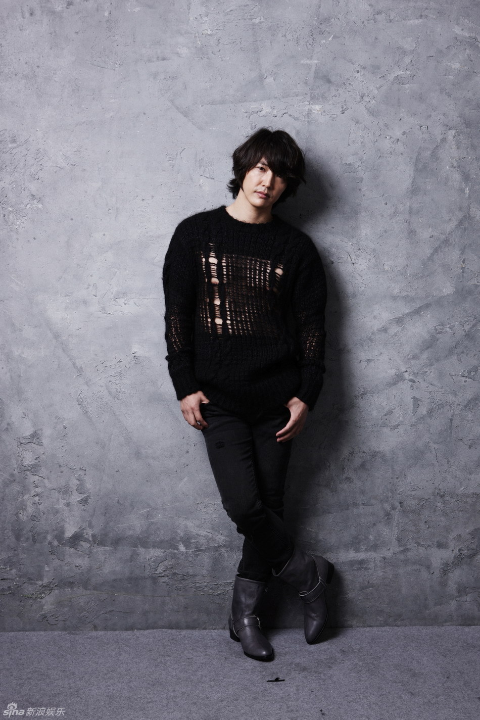 11】【明星】尹相铉写真曝光 尽显成熟型男魅力