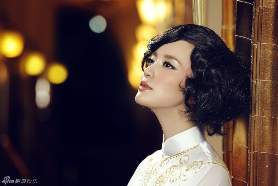 组图:唐于鸿旗袍秀百变妩媚 仪态万方精致优雅 _高清图集_新浪网