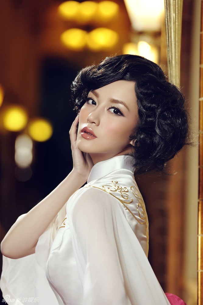 组图:唐于鸿旗袍秀百变妩媚 仪态万方精致优雅 _高清图集_新浪网