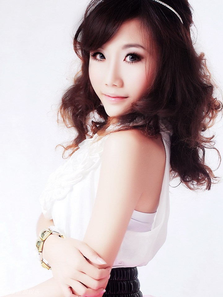 韩小薰春日清新写真