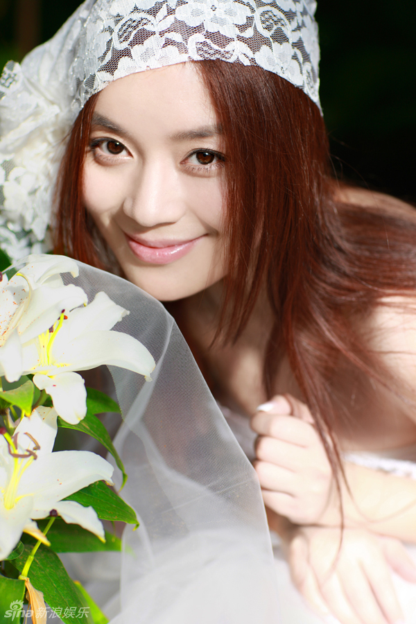 高清图:美女主播嘉妮全新写真 演绎蕾丝诱惑_高清图集_新浪网