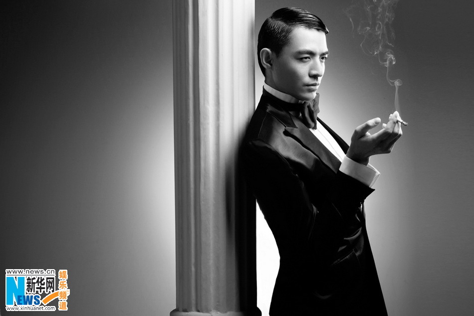 高清:李学庆复古写真 演绎与"维纳斯"人神之吻_高清图集_新浪网