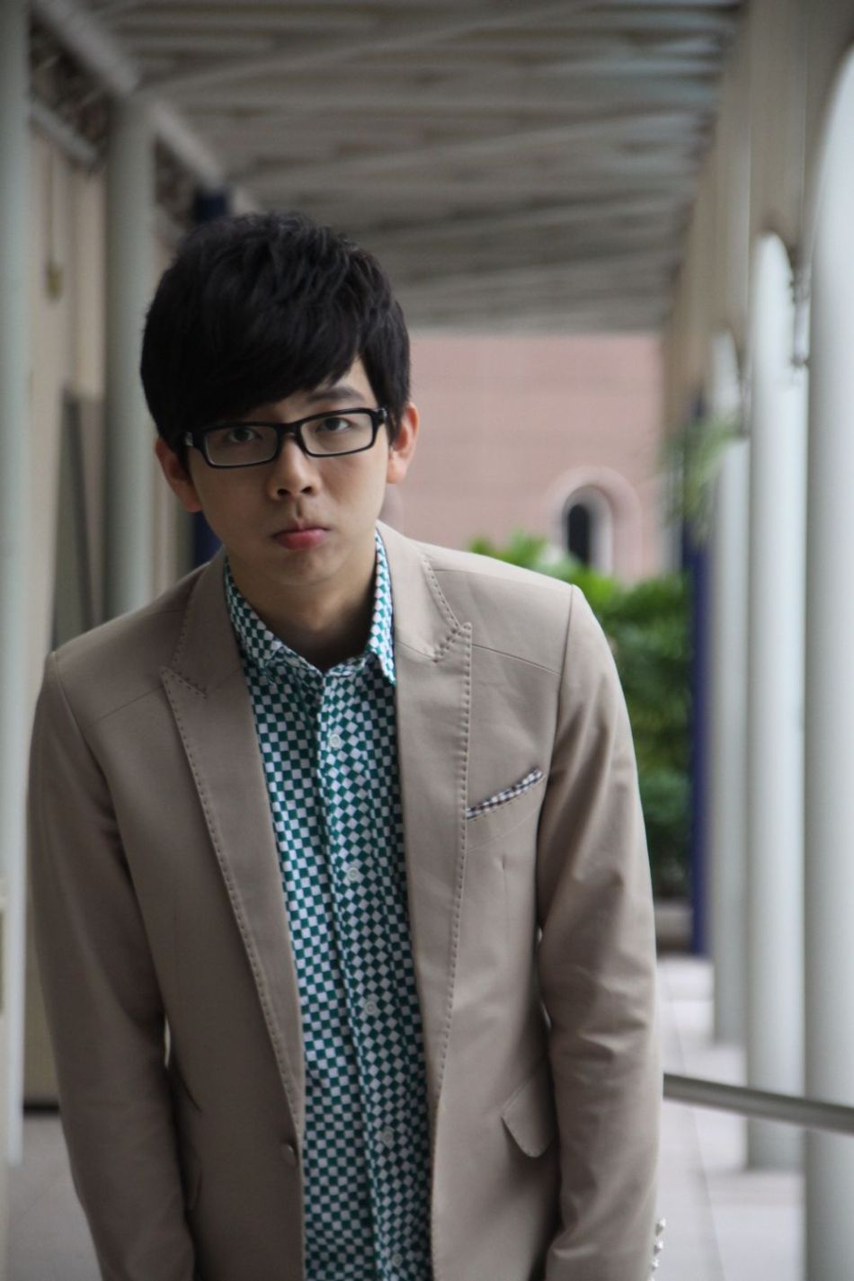 高清图:胡夏"萌"游新加坡 造型经典笑容灿烂_高清图集_新浪网