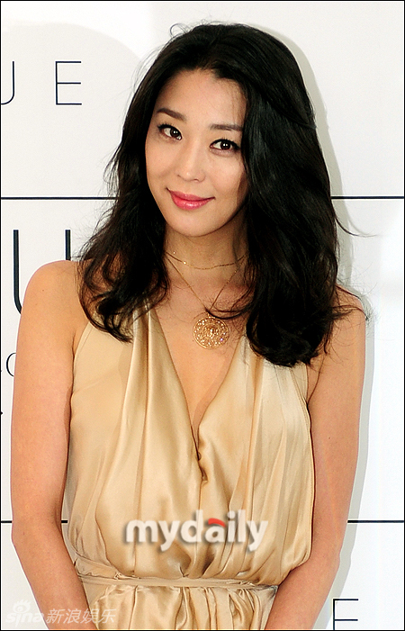 组图:赵尹熙韩高恩出席活动 时尚装扮引潮流_高清图集_新浪网