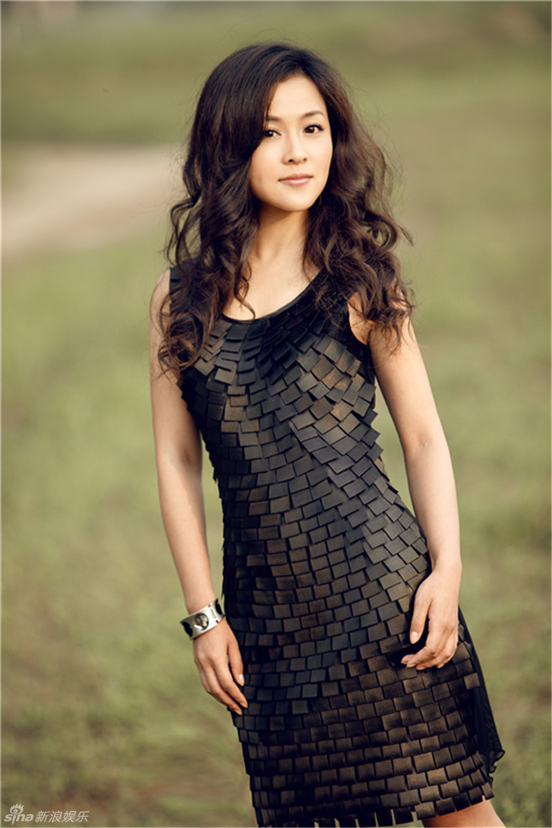 组图:刘芳毓户外写真曝光 尽显美丽优雅_高清图集_新浪网