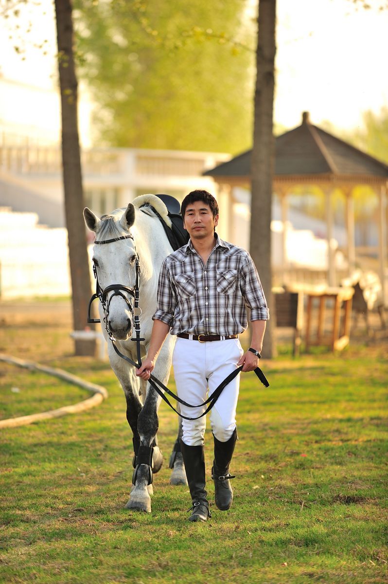 组图:沙宝亮为马术杂志拍片 尽显魅力绅士风情_高清图集_新浪网