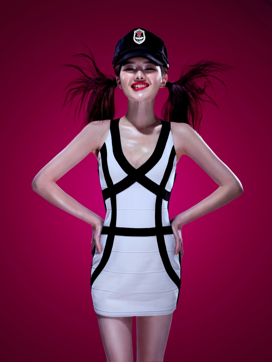 组图:孤单冯丹滢绝美百变 橘色写真活力出挑_高清图集_新浪网