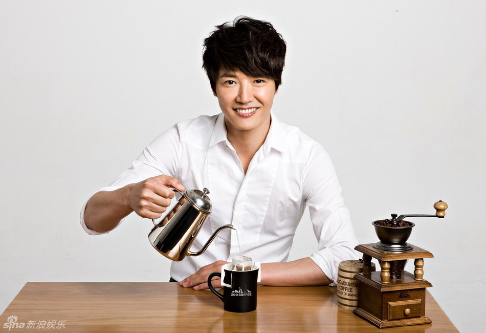 韩星尹相铉最新咖啡广告迷人温暖