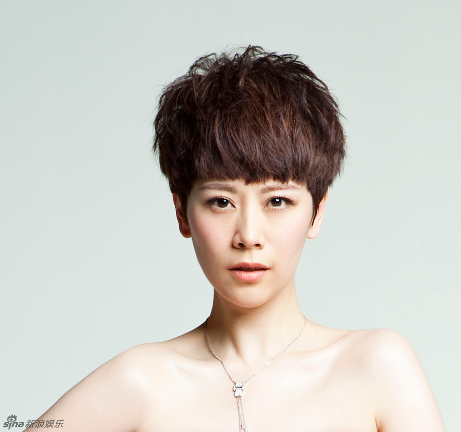 高清组图:海清拍魔术师写真 假小子造型展魅惑魔力