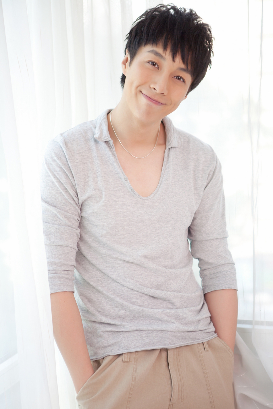 组图:型男杨金承时尚写真_高清图集_新浪网