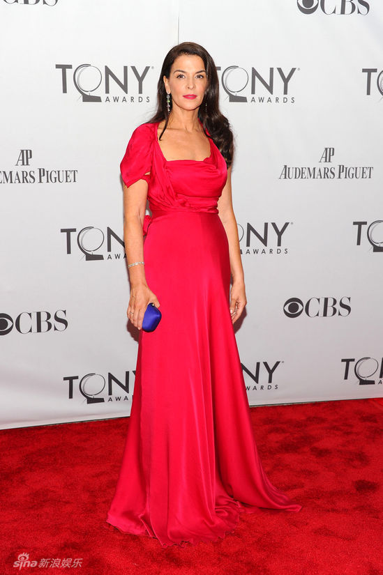 组图:托尼奖红毯星光熠熠 女星斗艳秀腿露肩_高清图集_新浪网